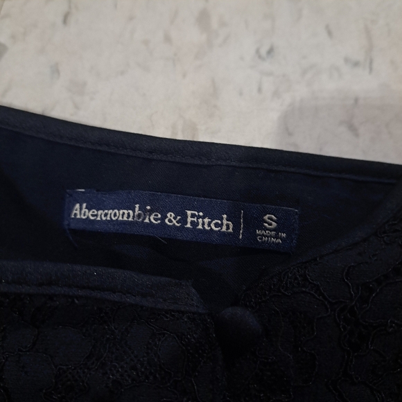 Abercrombie and Fitch | black lace front button up sleevless tank top - Picture 5 of 8